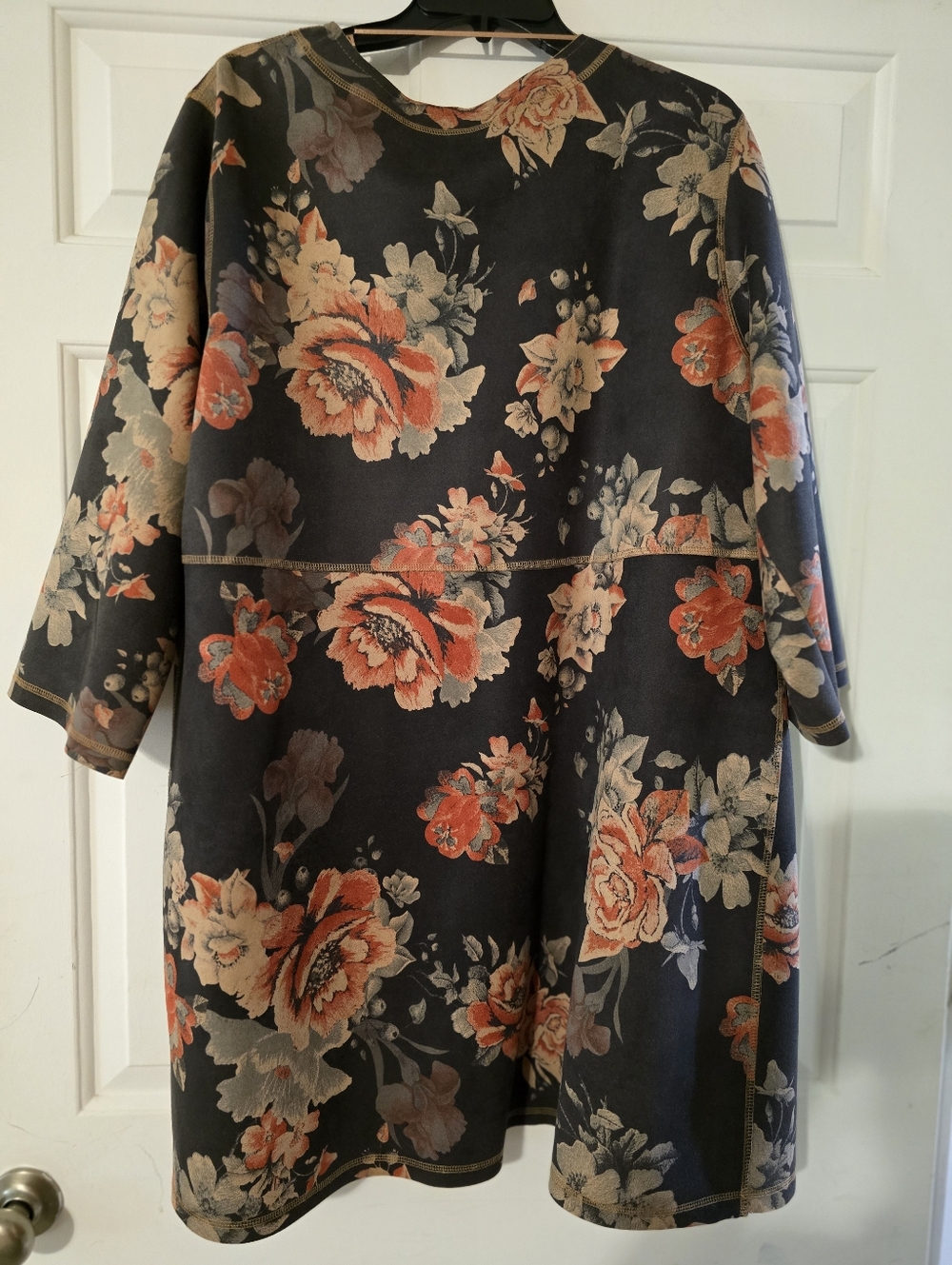 Philosophy Woman Cardigan In Beige with Black Trimhil 3/4 Sleeve - Picture 3 of 4